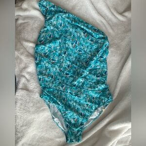 NWT Summersalt Sidestroke One piece